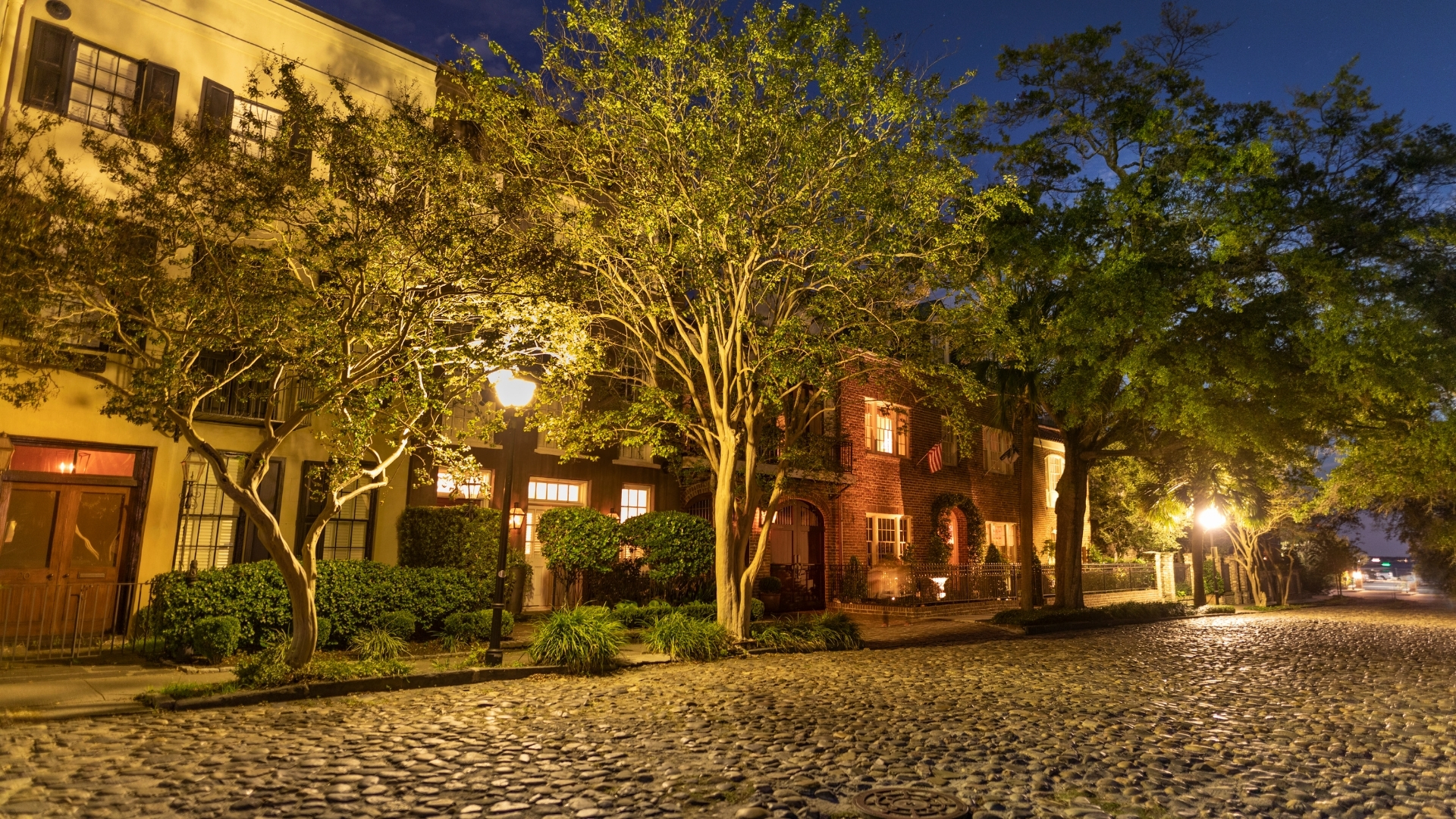 Walking Tour Downtown Charleston at Night